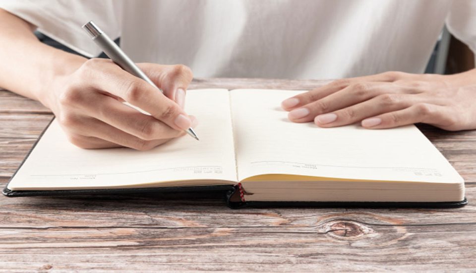 Sanatçıların Sırrı Morning Pages: Yaratıcılığınızı Zirveye Taşıyacak Sabah Ritüeli!