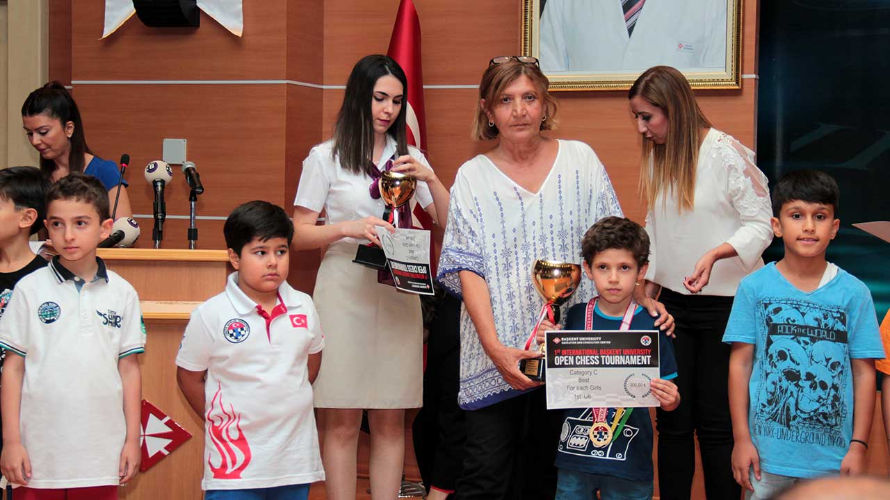 AÇIK SATRANÇ TURNUVASI