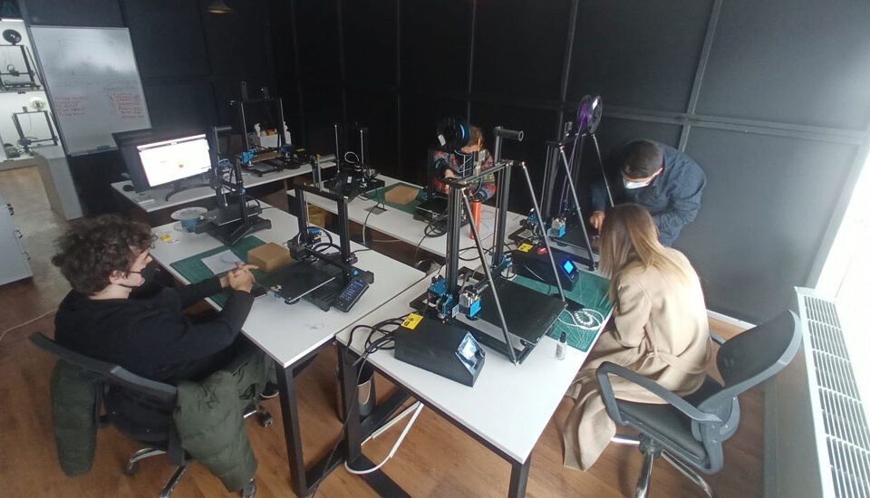 3D Yazıcı Eğitimleri Başlamıştır.