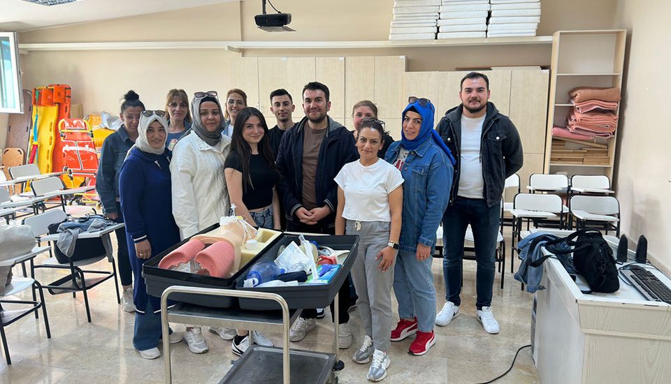 Ankara Büyükşehir Belediyesi Alo Ambulans Birimi Çalışanlarına Yönelik ‘’Ambulans Hizmet İçi Uygulama Eğitimi“ ABB Personeli Katılımıyla Başlamıştır.